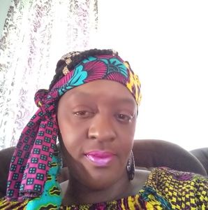 Meet your Posher, Nora